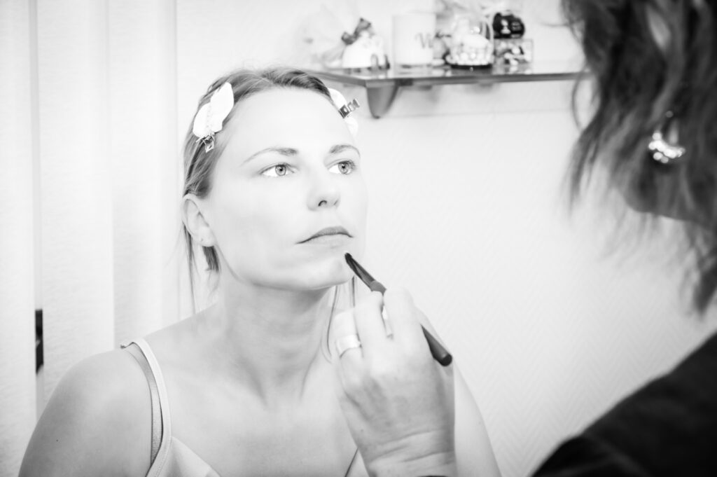 bruidsmake-up aan huisbridal make-up